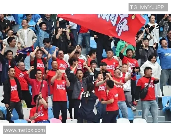 足球球星的多面人生他们在场上拼搏与场下的真实自我 足球球星的多面人生他们在场上拼搏与场下的真实自我