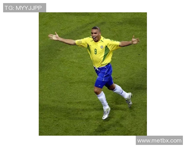 足球巨星便服日常穿搭，领略场外魅力与个性风采